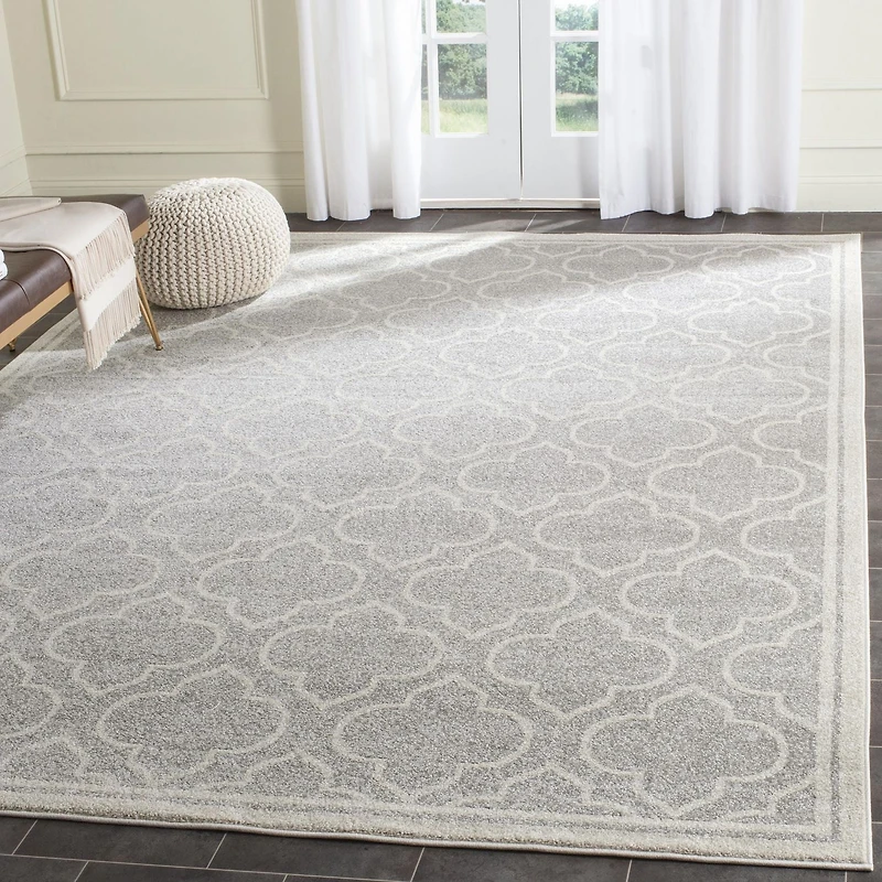 Safavieh Amherst Wilson Geometric Area Rug