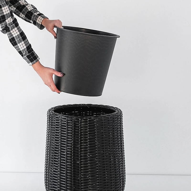 Rolland Large Rattan Planter Black, 20.5"