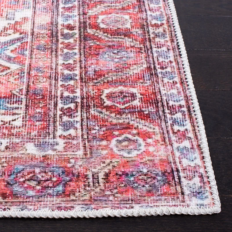 SAFAVIEH Serapi Doncho Traditional Machine Washable Area Rug