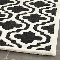 Safavieh Cambridge Kirsten Geometric Area Rug