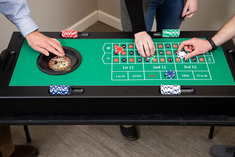 Hathaway Monte Carlo 4-in-1 Casino Game Table