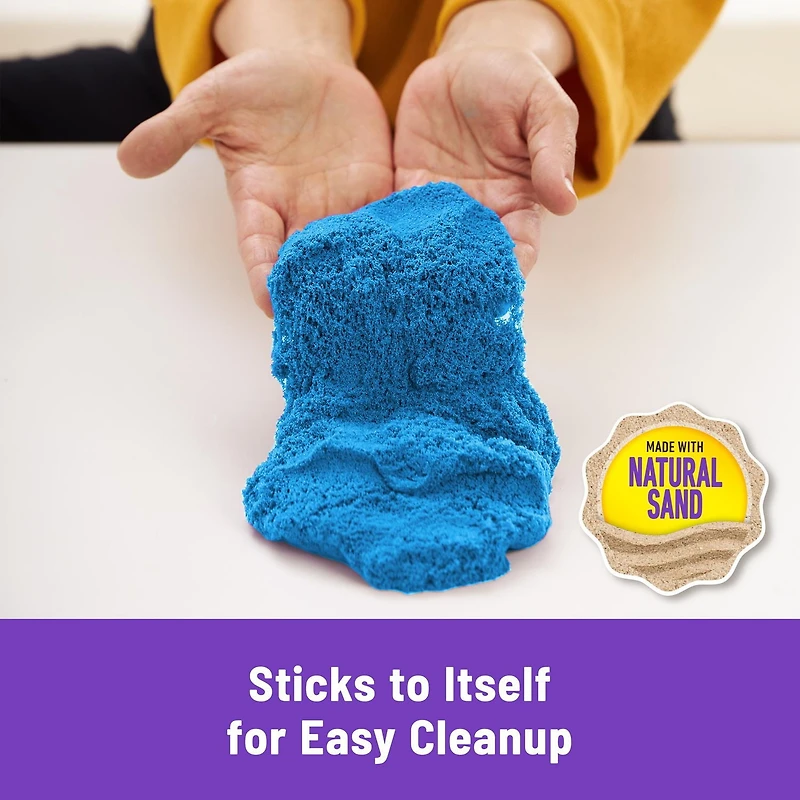 Kinetic Sand, Coffret Bac à sable, 454 g de sable bleu, bac à sable, 4 moules et outils, jouets sensoriels pour les enfants à partir de 3 ans