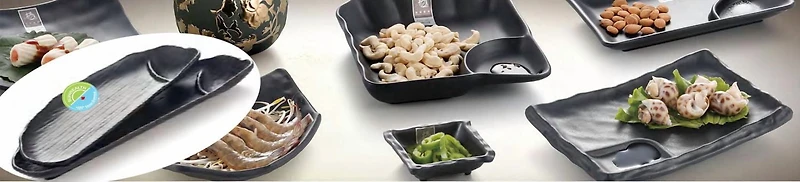 SUNWEALTH Elegant Melamine Sushi Plate with Sauce Dipping Compartment, Sushi / Appetizer / Snacks