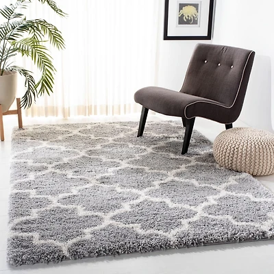 Safavieh Fontana Hilda Geometric Plush Shag Area Rug