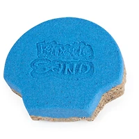 Kinetic Sand, Moule Coquillage contenant 127 g de sable bleu fluo et de sable de plage Kinetic Sand, pour les enfants à partir de 3 ans