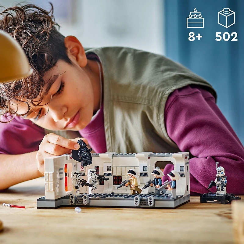 LEGO Star Wars Boarding the Tantive IV 75387 Ensemble de construction (502 pièces) Comprend 502 pièces, 8+ ans