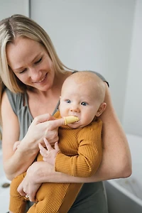 Dr. Brown's 100% Silicone Finger Toothbrush for Baby, Yellow / Gray