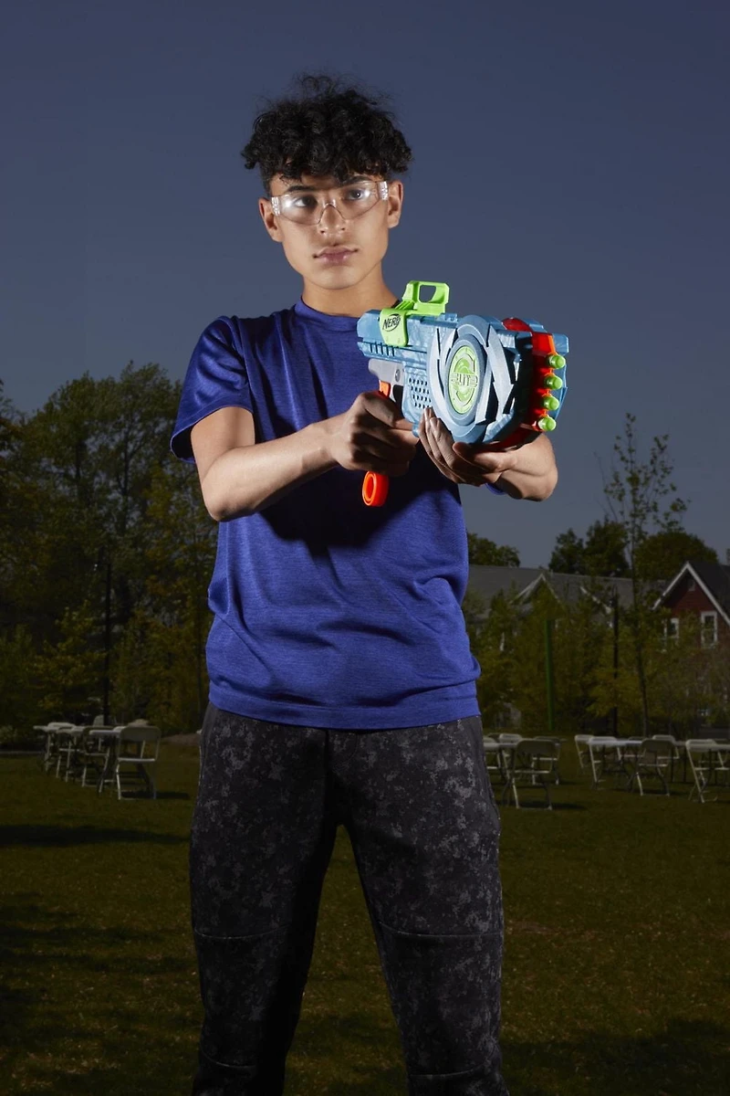 Nerf Elite 2.0, blaster Flipshots Flip-8 avec 2 fois 4 canons pivotants, capacité de 8 fléchettes, inclut 8 fléchettes Nerf Elite officielles