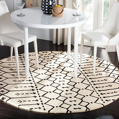Safavieh Himalaya Darin Geometric Area Rug