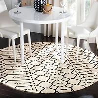 Safavieh Himalaya Darin Geometric Area Rug