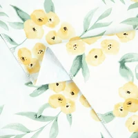 Nappe en PEVA Home Trends Bouquets de fleurs, 52 po x 70 po, 1 pièce • Vinyle 100 % PEVA<br>• Mesure 52"W x 70"L
