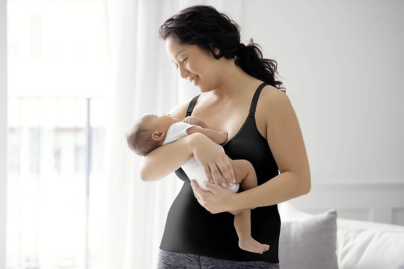 Medela Comfy Cami Bra for Maternity/Breastfeeding, Black, Small