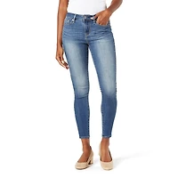 Levi Strauss Signature.MC Jean filiforme moderne abrégé pour femme