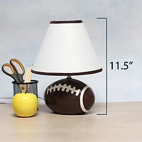 Simple Designs Lampe de bureau de table 11.5" en céramique avec base de football athlétique et abat-jour en tissu Empire blanc avec bordure marron