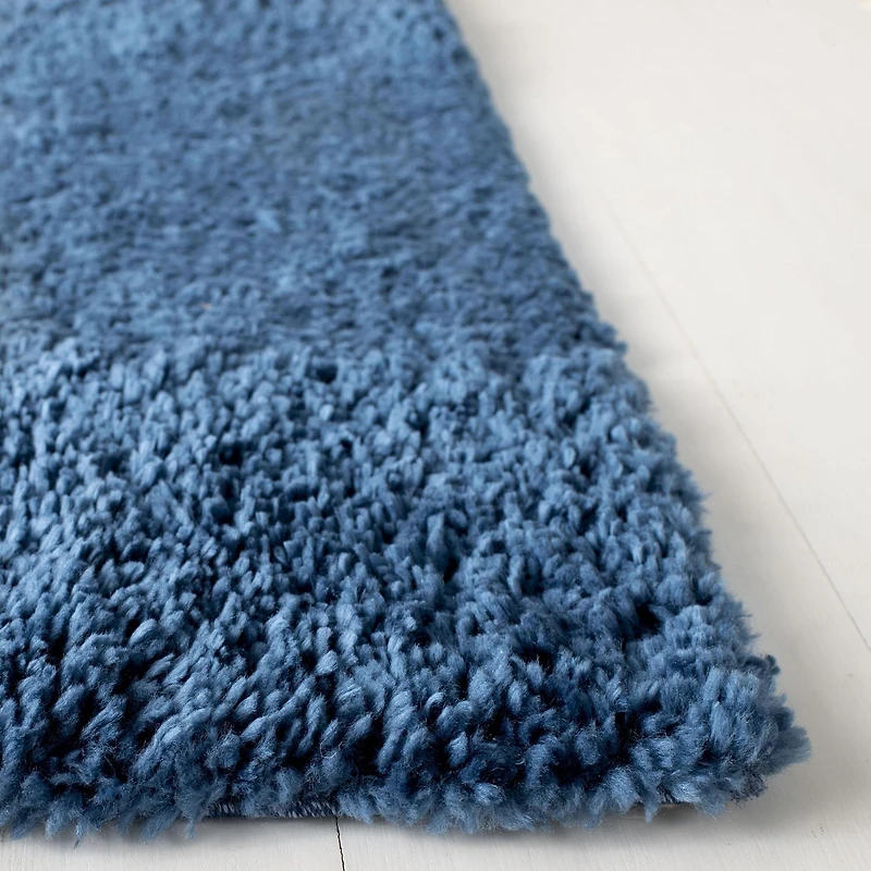 SAFAVIEH August Carlene Solid Plush Shag Area Rug