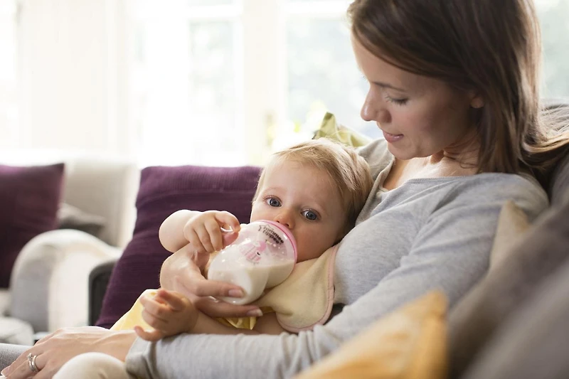 Biberons décorés Closure to nature de Tommee Tippee pour filles