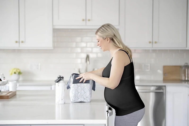 Medela Comfy Cami Bra for Maternity/Breastfeeding, Black, Small