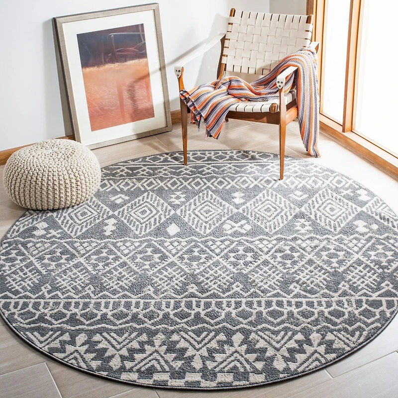 Safavieh Pyramid Henrietta Geometric Area Rug
