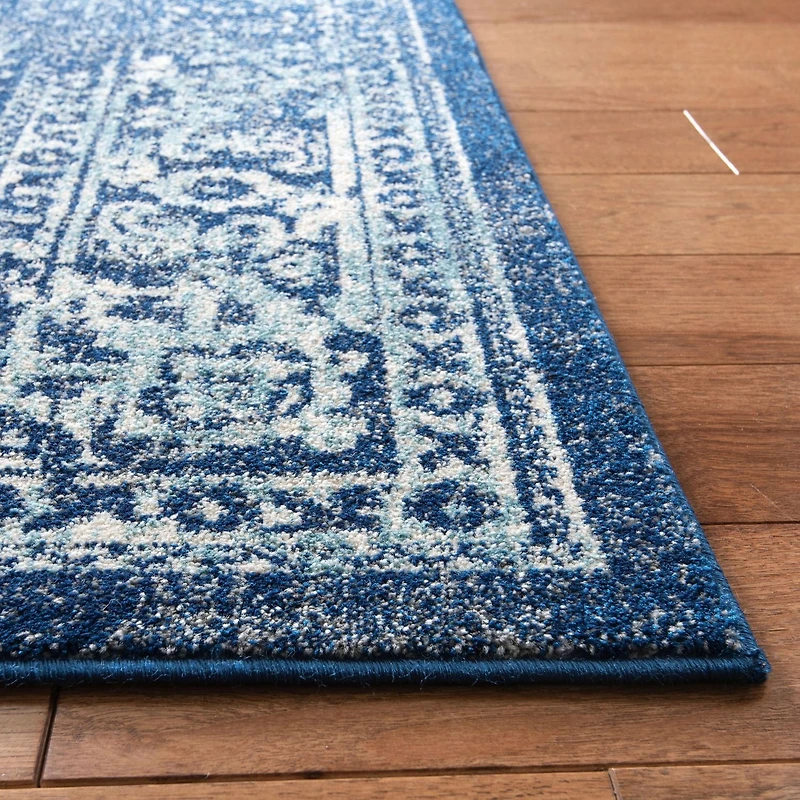 Safavieh Evoke Trena Traditional Area Rug