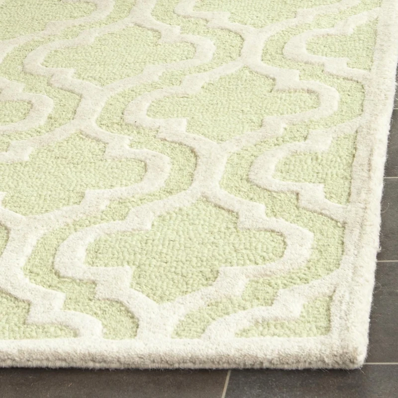 Safavieh Cambridge Kirsten Geometric Area Rug