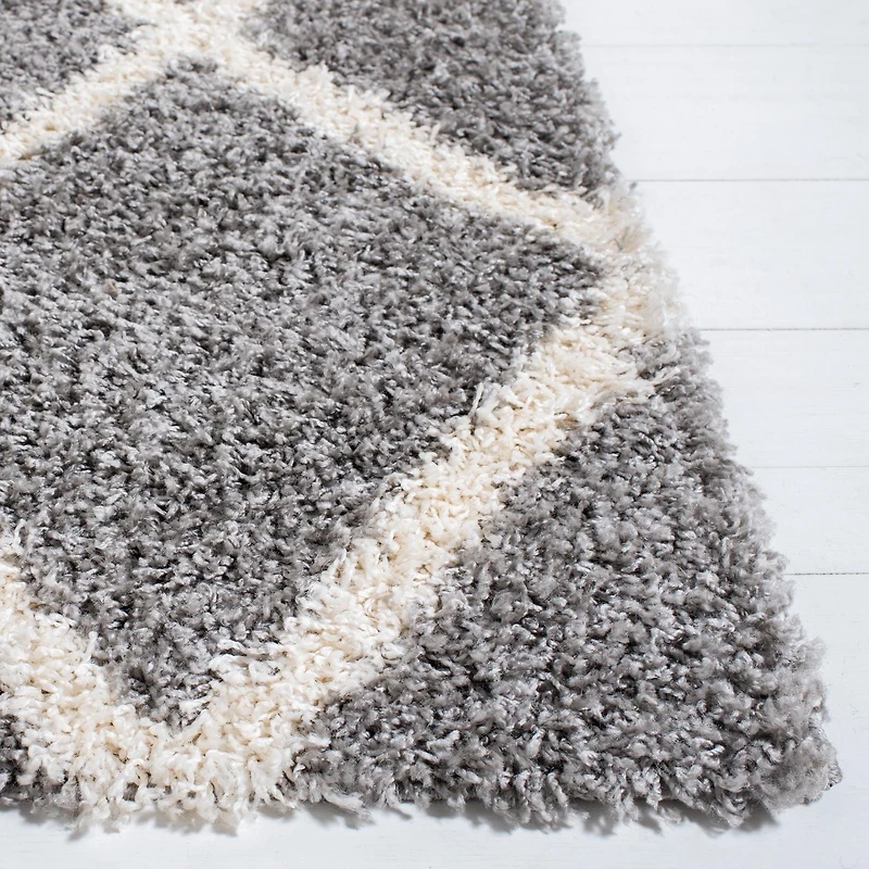 Safavieh Venus Quincy Geometric Trellis Shag Area Rug
