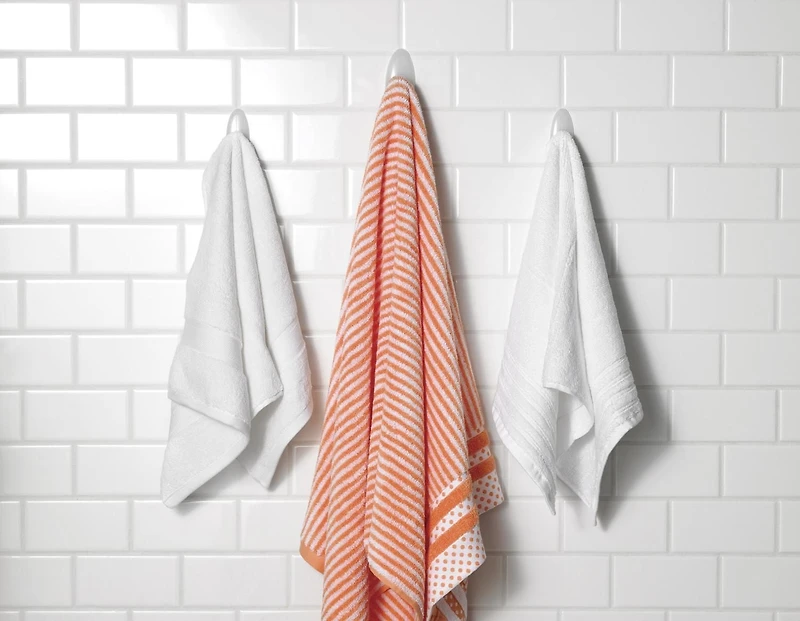 Crochets pour la salle de bain BATH18-EF CommandMC, moyens, givrés, 1,4 kg (3 lb), 2 crochets, 2 bandes résistant à l’eau Crochets BATH18-EF Command(MC)