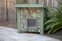 NewAge EcoFlex Mossy Oak Feral Cat Shelter