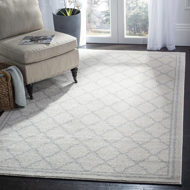 SAFAVIEH Amherst Trina Geometric Area Rug