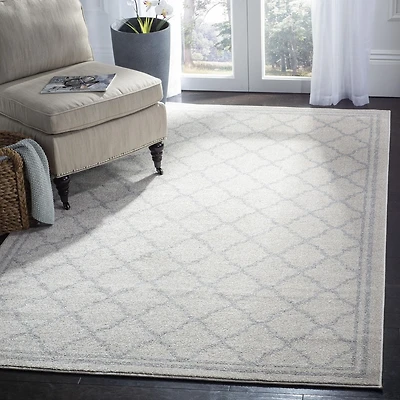 SAFAVIEH Amherst Trina Geometric Area Rug