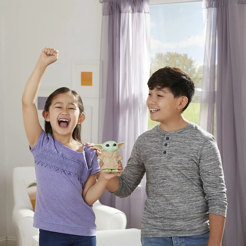 Bop It! Star Wars: The Mandalorian The Child Edition and The Child Sounds, Electronic Game for Kids 8 and Up