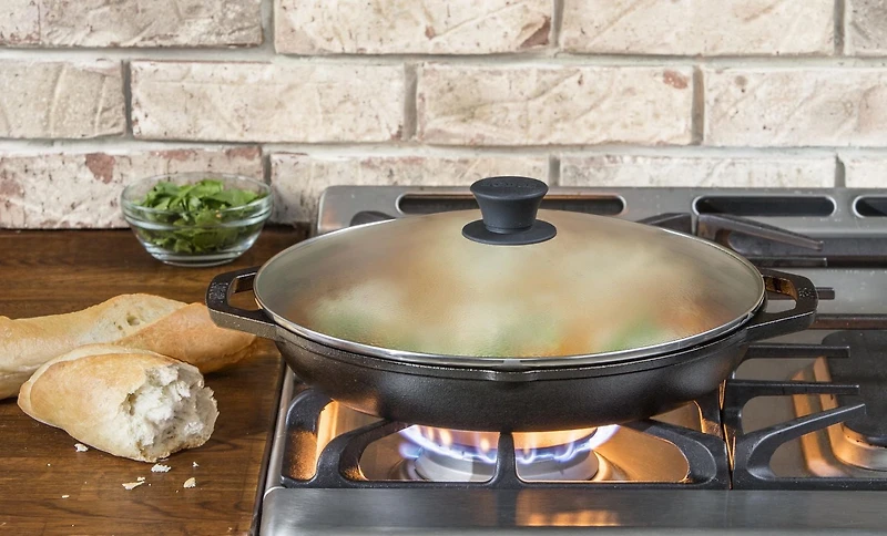 Lodge Cast-Iron 12" Tempered Glass Lid