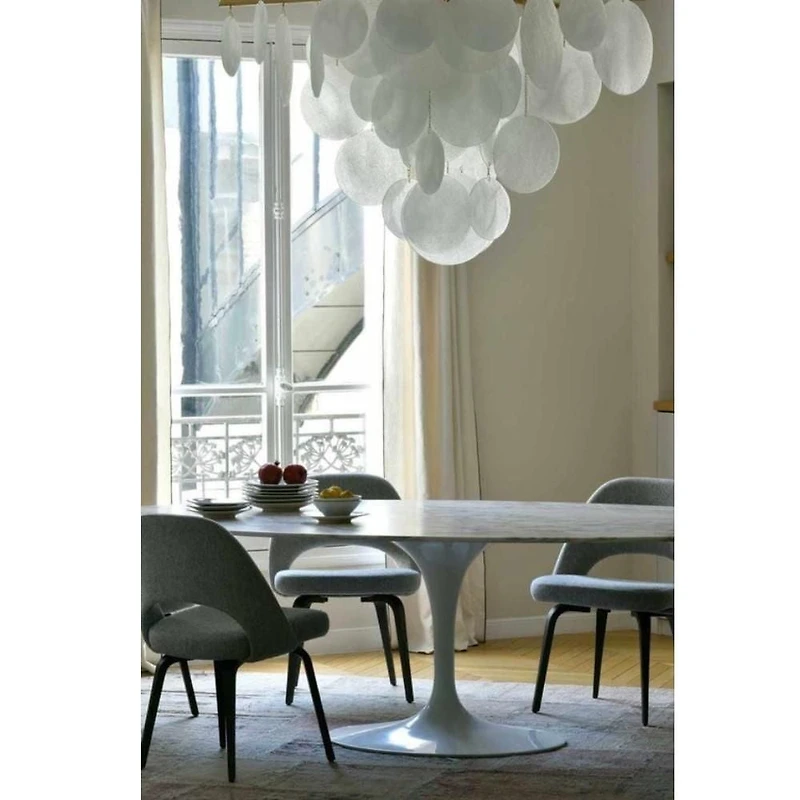 Table de salle à manger ovale élégante Bria avec plateau en marbre et base en aluminium blanc