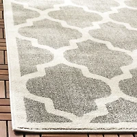 Safavieh Amherst Roderick Geometric Area Rug