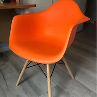 Chaise seau en plastique orange de la collection Heavenly, lot de 2