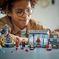 LEGO Marvel Iron Man’s Laboratory: Hall of Armor Building Toy - Marvel Superhero Toy for Kids, Boys and Girls, Ages 8+ - with Minifigures and a Mech - Gift Idea for Birthdays - 76315