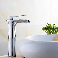 American Imaginations AI-33697 Deck Mount CUPC Approved Lead Free Brass Faucet Set In Chrome Color - Drain Incl.