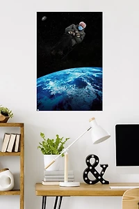 Earth To Bernie Wall Poster, 22.375" x 34"