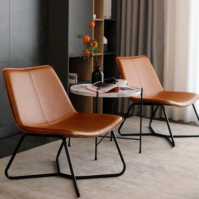 Chaise d'appoint Heavenly Collection, chaise en PU, chaise en PU avec cadre en métal noir, chaise longue, chaise longue en PU, chaise de salon, chaise de salle à manger, chaise de studio, chaise de re