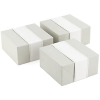 Boîtes-cadeaux moyennes blanc nacré de 8 po avec bandelettes, Hallmark (3 boîtes, 3 bandelettes) pour les mariages, les fêtes prénuptiales, la Saint-Valentin, les remises des diplômes, les départs à l