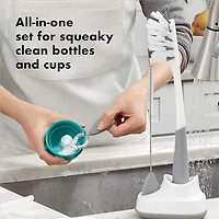 OXO Tot - Ensemble de Nettoyage pour Bouteilles d'Eau et Gobelets avec Paille - Outil Polyvalent Idéal pour Nettoyer les Biberons, Gobelets à Paille, Parties de Tire-lait - Équipement de Nourrissage p
