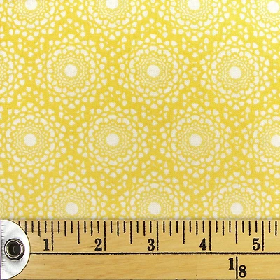Fabric Creations Yellow wtih White Flower Burst  Fat Quarter Pre-Cut Fabric - 18" x 21" / 45cm x 53cm, 18" x 21" / 45cm x 53cm