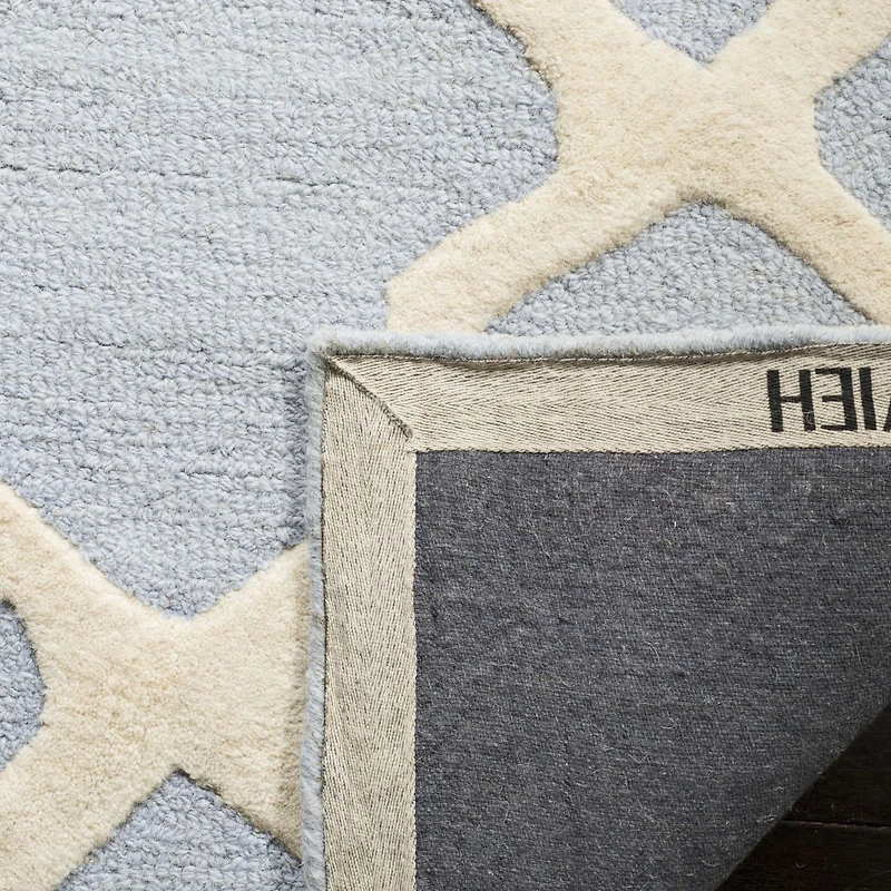 Safavieh Cambridge Liam Geometric Area Rug