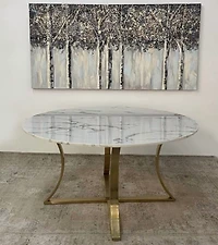 Table à manger Florian en or, table à manger ronde, table à manger en faux marbre blanc, table à manger en acier inoxydable doré, table de salle à manger, table à manger de cuisine avec base dorée