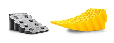 Camco Curved Leveler - For Use With Single-Axle & Multi-Axle Trailers As Well As RV's - Works With Tires Up to 32" (81,3 cm) in Diameter (44428), Curved leveler