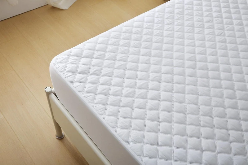 Marina Decoration Premium Luxury Ultra Soft Quilted Waterproof All Season Bedding Mattress Cover Protector Fitted Mattress Pad, Deep Pocket Fits Up to 16 Inch