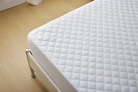 Marina Decoration Premium Luxury Ultra Soft Quilted Waterproof All Season Bedding Mattress Cover Protector Fitted Mattress Pad, Deep Pocket Fits Up to 16 Inch