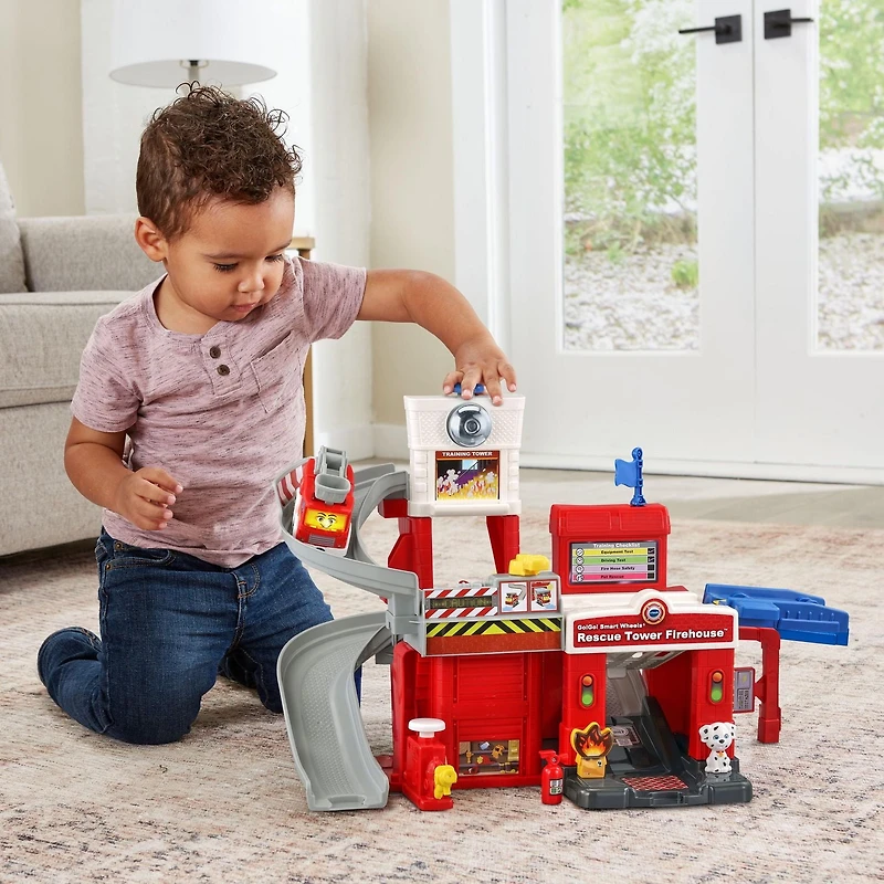VTech Tut Tut Bolides Super caserne de pompiers interactive - Jeu de pistes et 4 pièces de jeu - Version anglaise 1.5+ Ans
