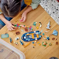 LEGO City Explorer Diving Boat 60377 Ocean Building Toy, Includes a Coral Reef Setting, Mini-Submarine, 3 Minifigures and Manta Ray, Shark, Crab, 2 Fish and 2 Turtle Figures
