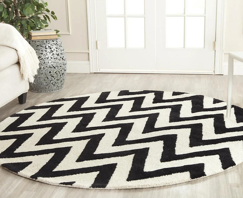 Safavieh Cambridge Kaitlyn Zig Zag Stripes Area Rug