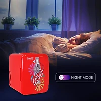 Coca-Cola Mini réfrigérateur portable 4 L, mini refroidisseur/réchauffeur 6 canettes pour les voyages, le bureau et la maison - Rouge
